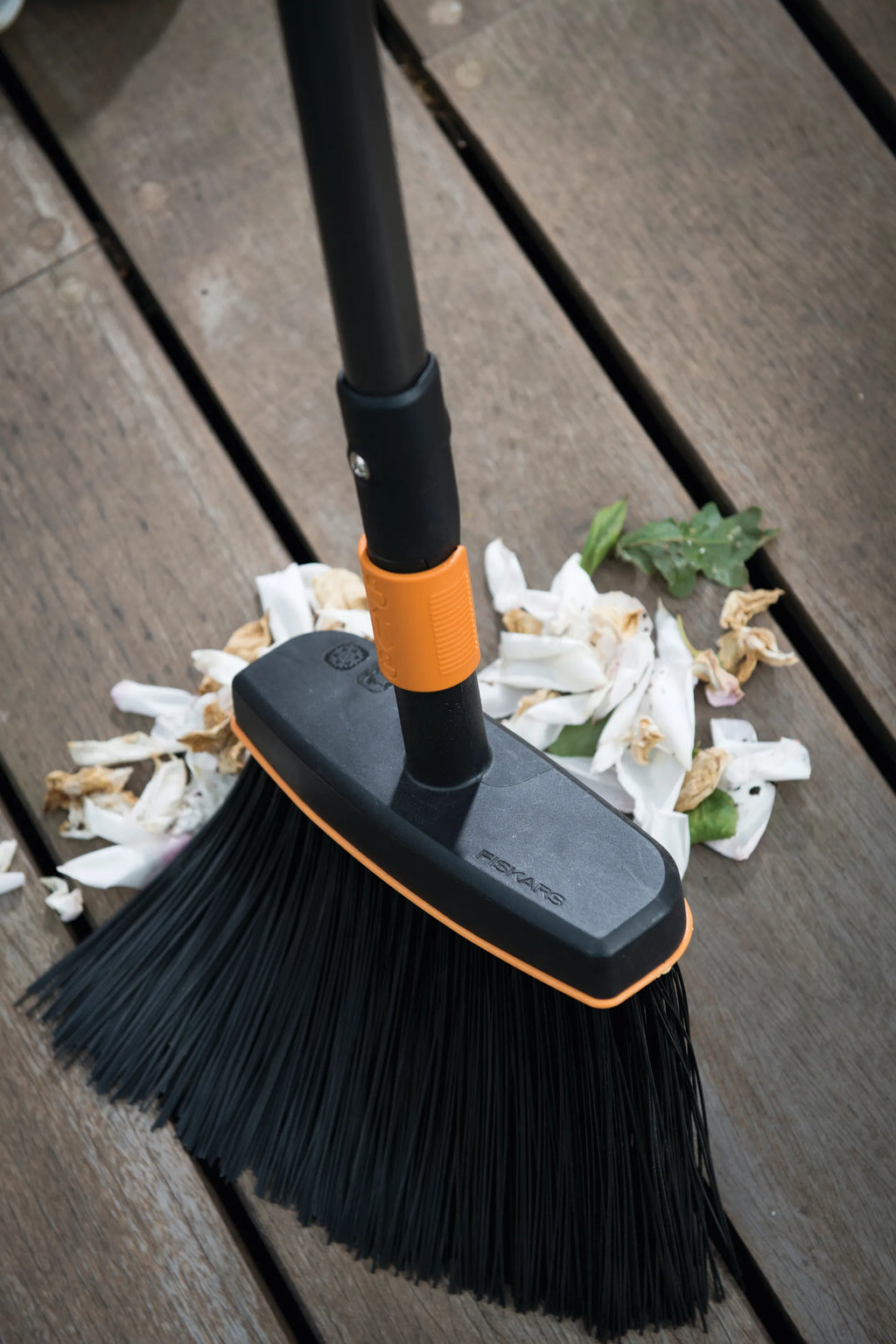 Fiskars QuikFit™ Terassekost