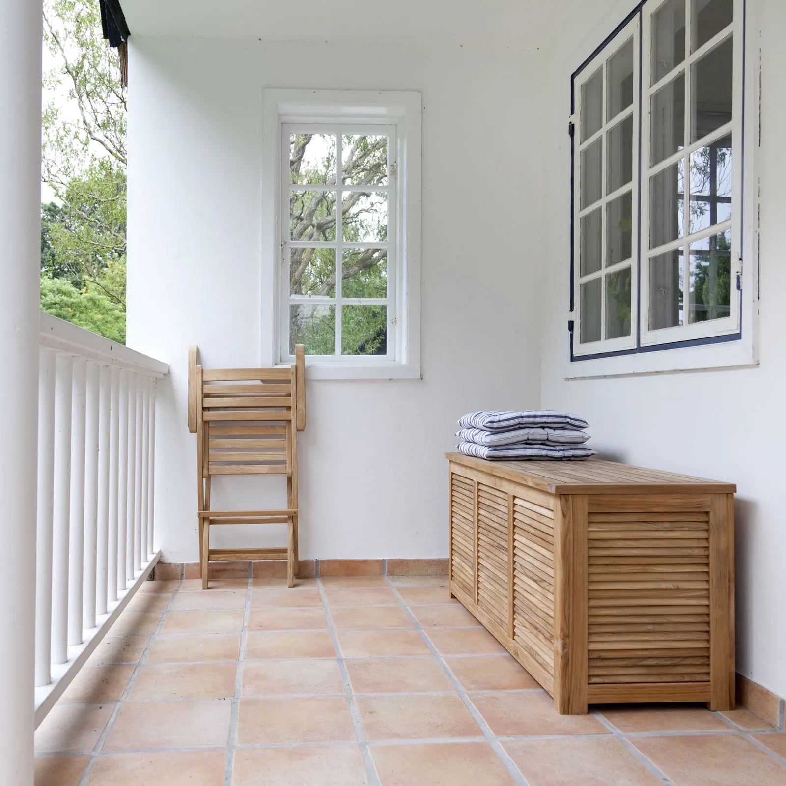  Outdoor/Indoor Louver Hyndeboks