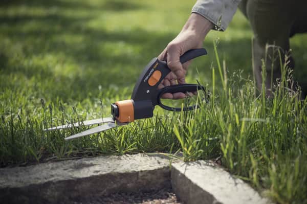 Fiskars Servo Græssaks GS42