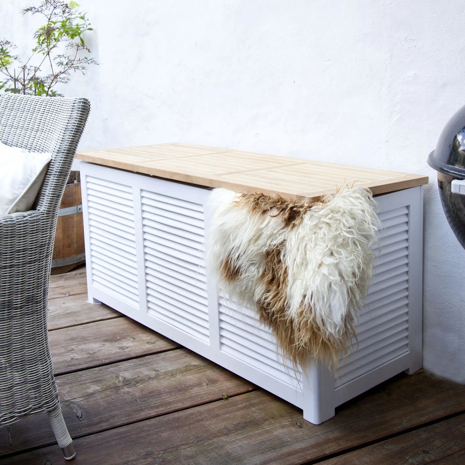  Outdoor/Indoor Louver Hyndeboks